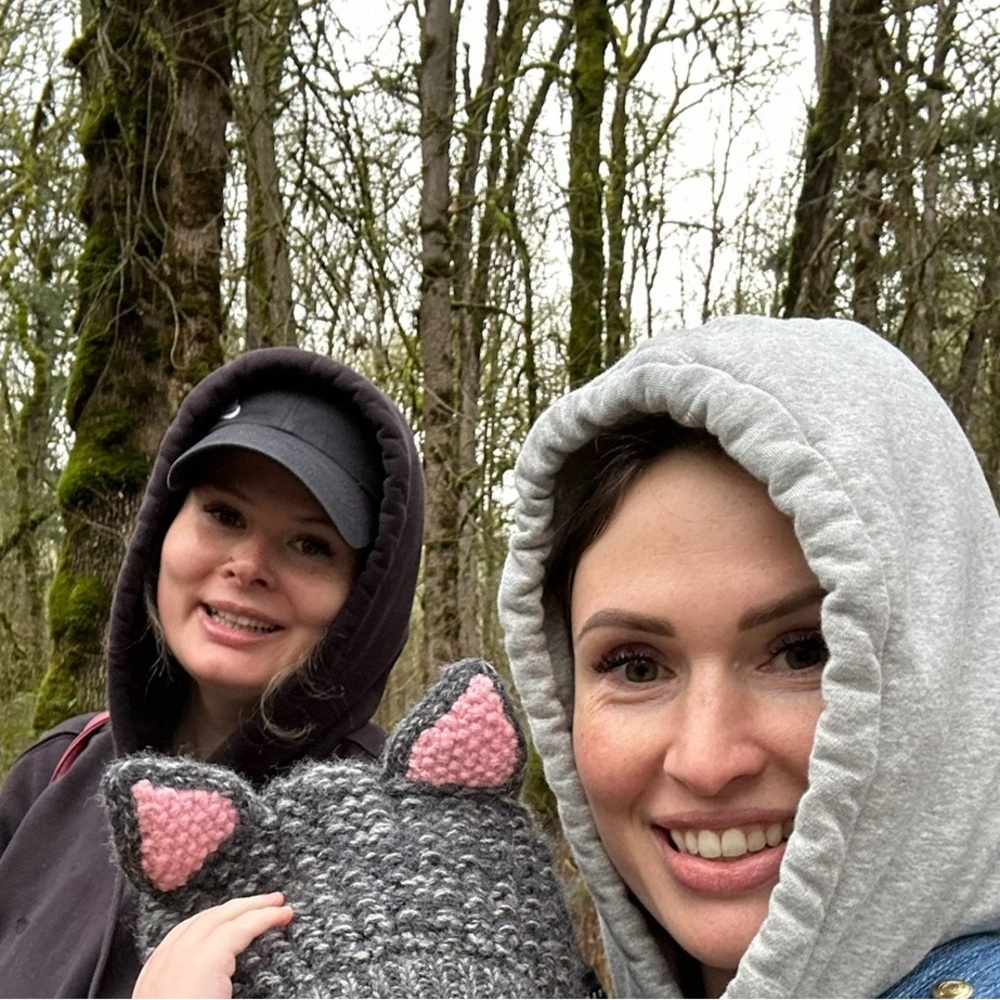 Meet your Posher, Avana & Aja